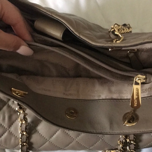 Micheal Kors Susan Quilted Leather Purse NWOT - Picture 6 of 6